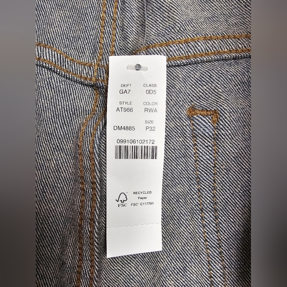 NWT J.Crew Vintage Slim Boyfriend Jean Ridge Field‎ Wash Relaxed Fit Size 32P - Picture 5 of 11